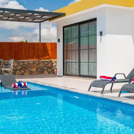 Saribelen Village 3 Bedroom Vila Kalkan