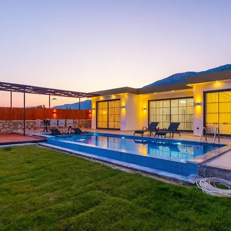Saribelen Village 3 Bedroom Vila Kalkan